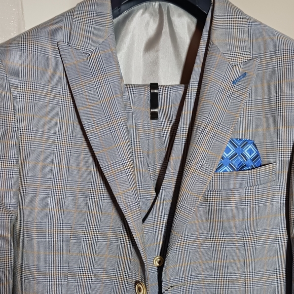 NWT Men's 3pc Suit - Picture 6 of 8